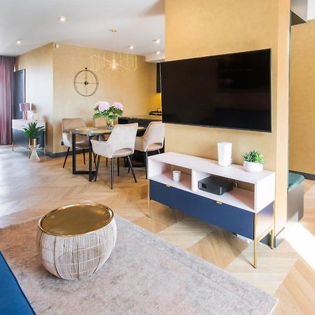グディニャLuksusowy Penthouse Z Jacuzzi I Widokiem Na Morzeアパートメント エクステリア 写真